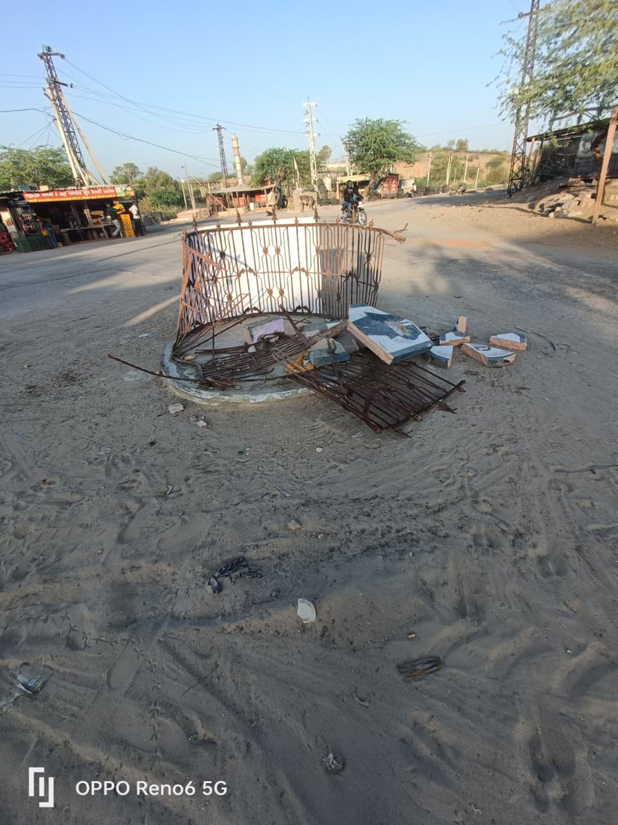 trgrevi's tweet photo. बाबा साहब की प्रतिमा को तोड़ना सिर्फ एक मूर्ति पर हमला नहीं, बल्कि संविधान और समानता के मूल्यों पर चोट है।
@BalotraPolice से मांग है कि दोषियों को जल्द से जल्द गिरफ्तार कर कड़ी कार्रवाई की जाए!
न्याय और सम्मान के लिए हम सब एकजुट हैं। चुप नहीं बैठेगी।
#Balotra @RajPoliceHelp https://t.co/6wyDncK6wG