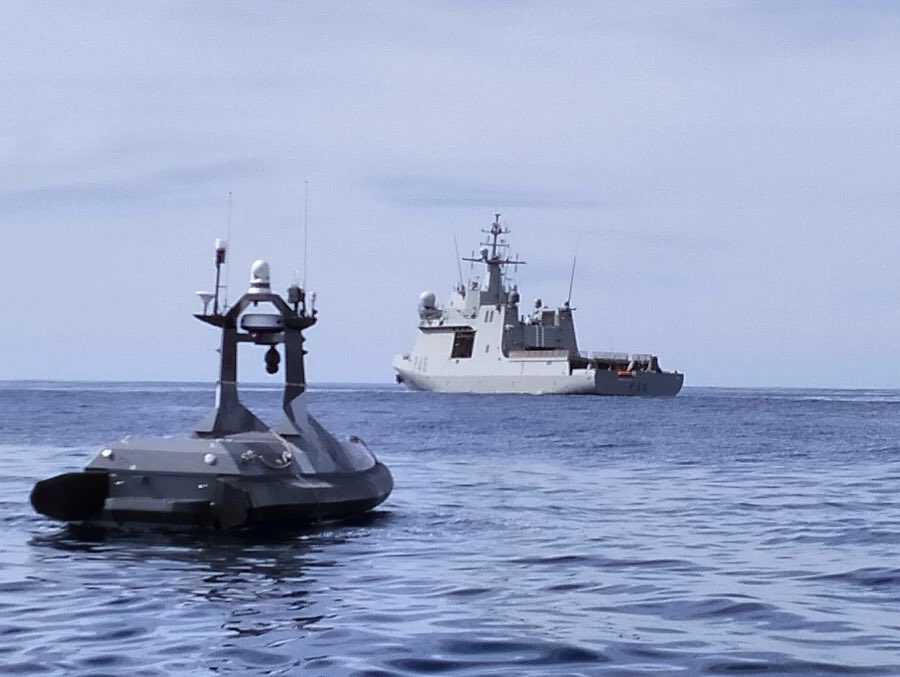 FauteuilColbert's tweet image. État des propositions industrielles et comparaison des #USV SEAD 23 (Seadrone)🇪🇸 et K3 Scout (Rheinmetall Kraken GmbH)🇩🇪. Cela permet d’apprécier ce que permettent les bossoirs en termes de qualité nautiques et de caractéristiques opérationnelles.
