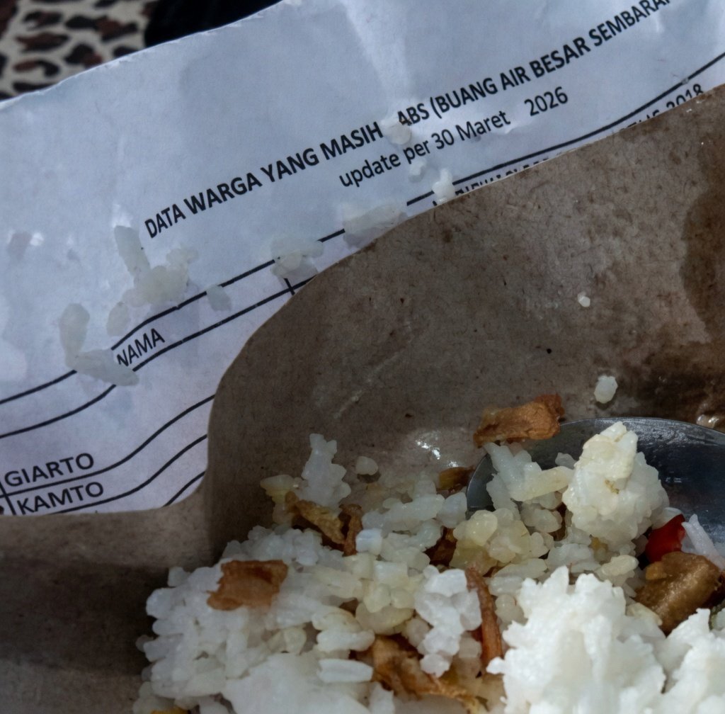 KOS (komunitas orang sinting ) tweet media