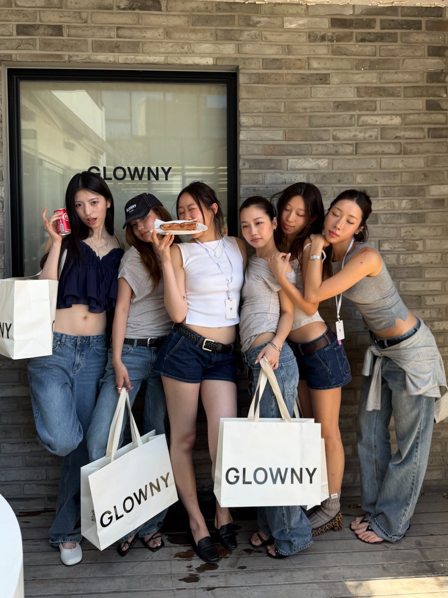 글로니 GLOWNY tweet media