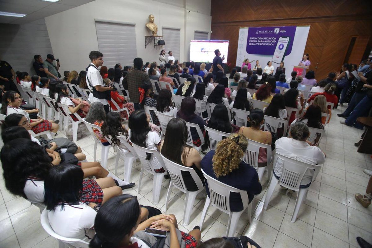 EditorMzt's tweet image. ¡Lanzamiento!
#APP Mujer Segura fortalece atención integral a seis meses de su lanzamiento en #Mazatlán: Palacios Domínguez
*La Presidenta Municipal destacó que más de 1,200 usuarias registradas consolidan la estrategia municipal para proteger y acompañar a las mujeres. #Sinaloa