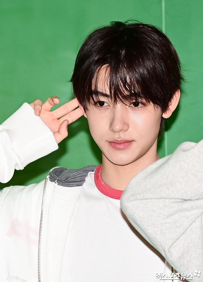 seonghyeon files tweet media