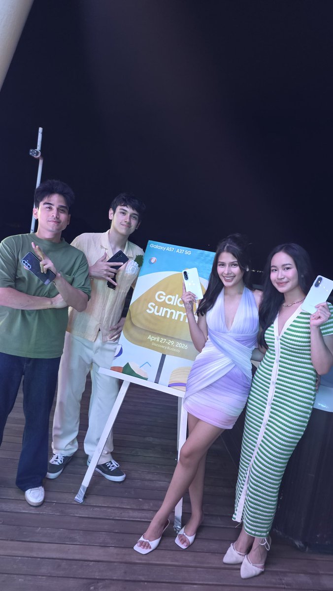 Sparkle stars Caprice Cayetano, AZ Martinez, Heath Jornales, and Will Ashley absolutely brought their A-game to @samsungph’s #GalaxySummerPH in Boracay! 🌊✨

#AZMartinez #CapriceCayetano #HeathJornales #WillAshley
