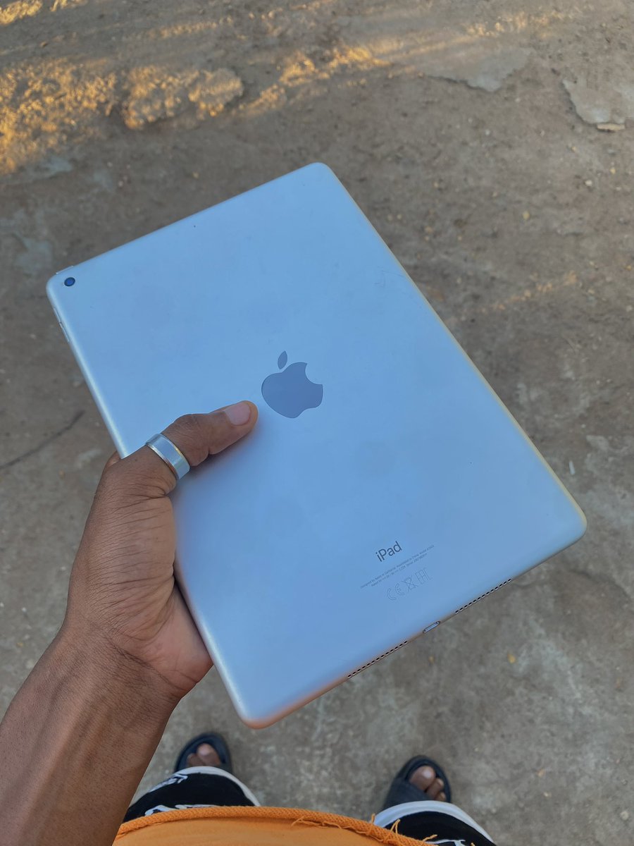FNane77's tweet photo. iPad 9th generation 
64
iCloud free 
iOS 26.4

Comes with free case 

Now available in Limbe 

460k

For wap:0997841164

For calls:0896091930 https://t.co/KL4W5gsPvm