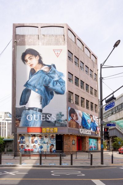 Hyunjin 현진 Central tweet media