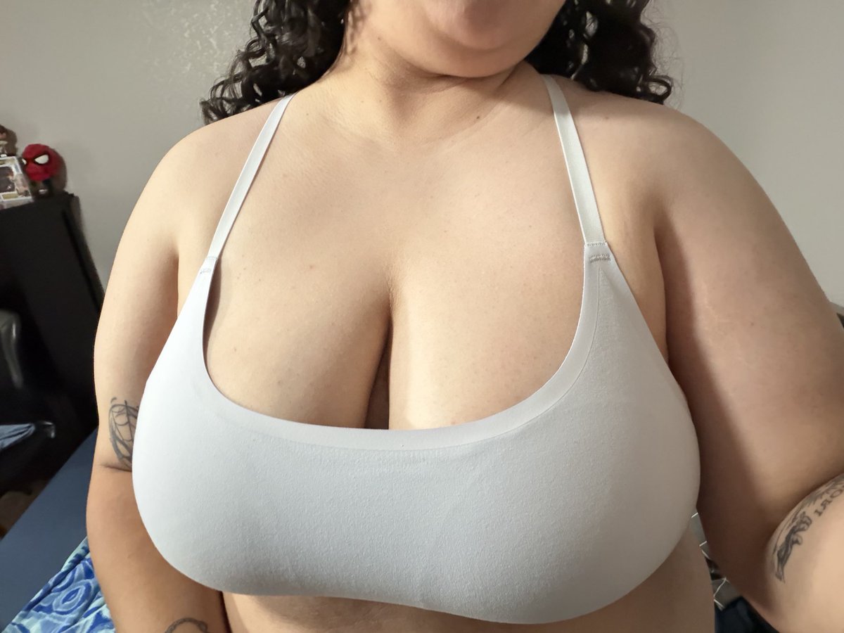 hornysammy01's tweet image. I wasn’t able to log in for a bit so here you guys go 😩😩 
#nsfwtwt #nsfwacc #horny #titties