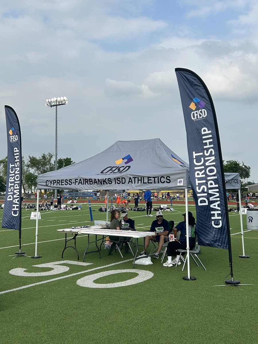 Coach_MacCFISD's tweet photo. Great night 1️⃣ ⁦@CFISDAthletics⁩ Middle School District Track Meet! Thank you to EVERYONE that helps pull of this 3️⃣ night event! 🔥 💨 🔥 💨 🔥 💨 
⁦@UILTexasEvent⁩ https://t.co/mjvOOii3KU