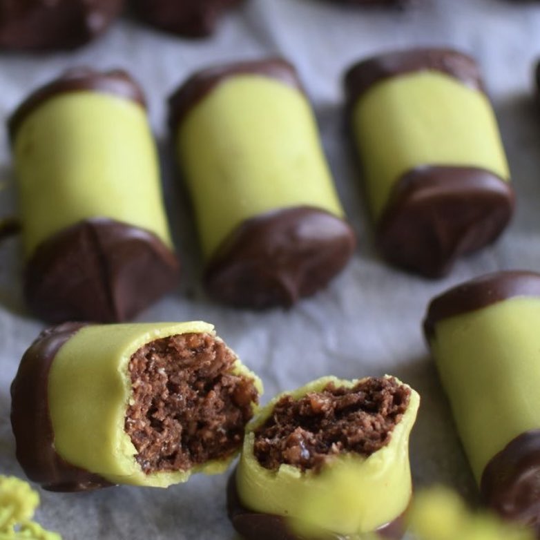 seascars's tweet image. ‿︵‿︵‿︵‿୨★୧‿︵‿︵‿‿︵

⌒♡ food poll !!         a 🧵    ˒˒  ⟡
 — ☆ this or that: punschrullar !!
──★ ˙ ̟  poll duration: 7 days
#foodpoll #thisorthat #foodtwt #interactivethread

              𓂋 🧺 ⁕ ֹ 𝅄 🥝 ⁎ ᯱ ఎ