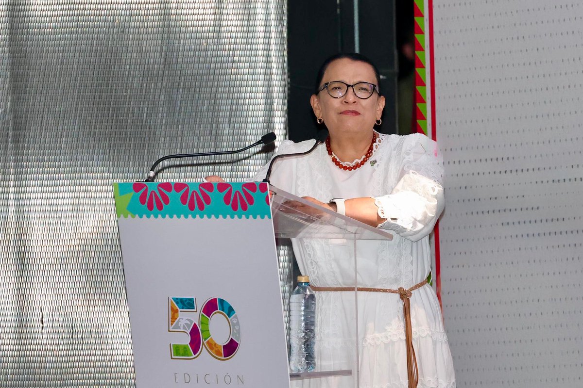 rosaicela_'s tweet photo. Asistimos a la inauguración de la 50 edición del @TianguisTurisMX, en #Acapulco, una oportunidad para mostrar la grandeza de nuestro país, las tradiciones, la cultura y la gastronomía, que lo hacen único en el mundo. ¡Como #México no hay dos! 🇲🇽 @Claudiashein @EvelynSalgadoP @josefinarodzam #TT50 @rocionahle @margarita_gs @Sebas_RM @octaviodlatorre @CONCANACO #MéxicoEstáDeModa