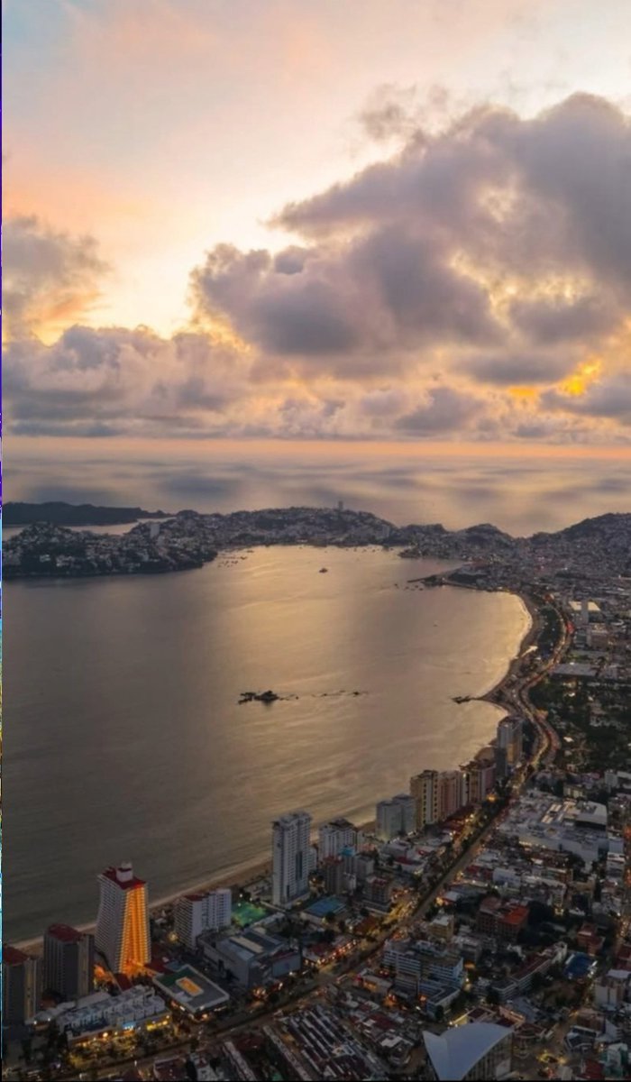 FariasAlexx's tweet photo. Se cumplen 50 años de realizarse el tianguis turístico,  teniendo como sede el puerto de #Acapulco , el destino que lo vio nacer. https://t.co/hIn9P4ay69