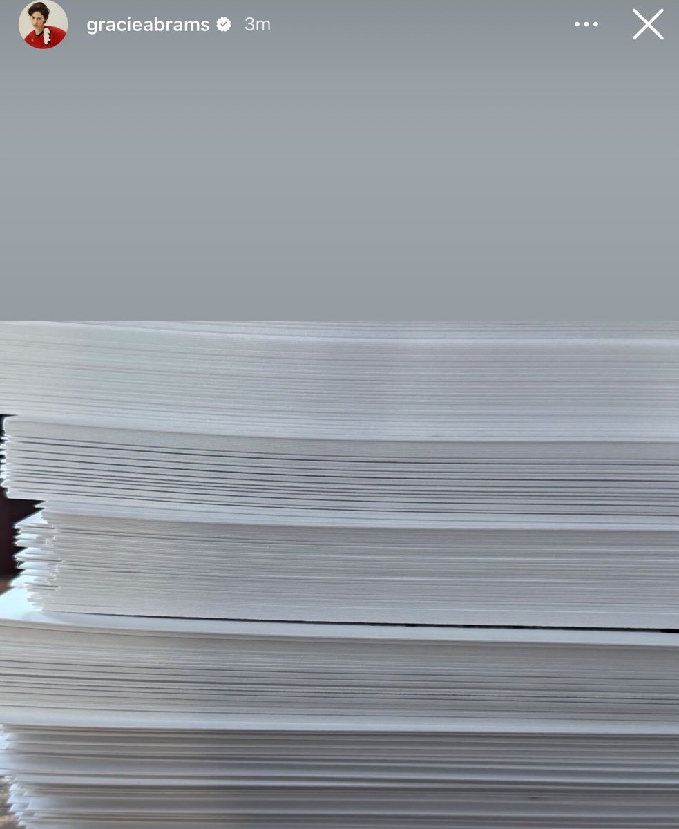 carly 🩷 𝜗𝜚 girl so in love 𝜗𝜚 tweet media