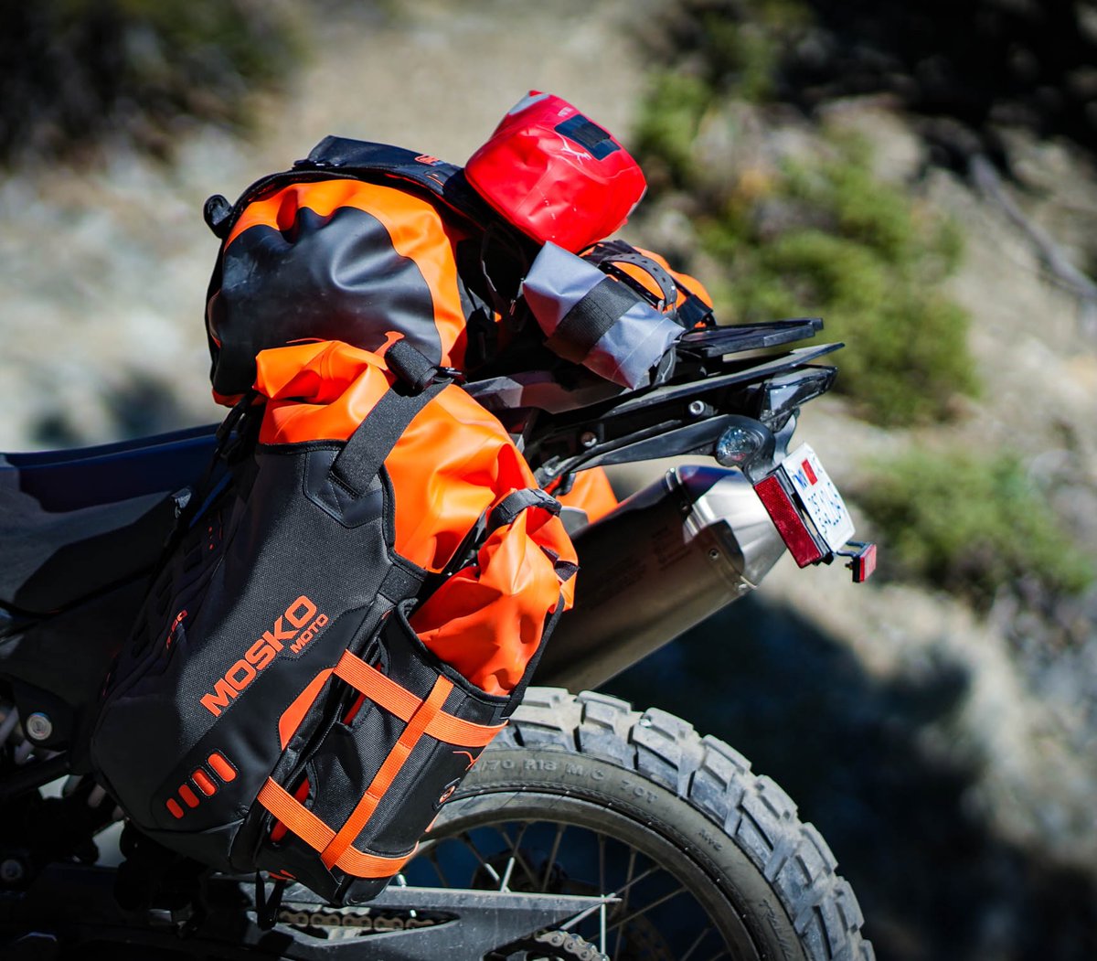 ADVPulse's tweet photo. After a year of multi-day adventures, this #MoskoMoto gear has become our go-to kit for longer trips. The R80 Saddlebags, Hood Tank Bag, First Aid Kit &amp; Pole Bag have carried all our camp, tools &amp; camera gear with no drama. Fits a 390 as well as an 890.🔗
https://t.co/Sqe6773n8h https://t.co/tNo2Wz9U0i