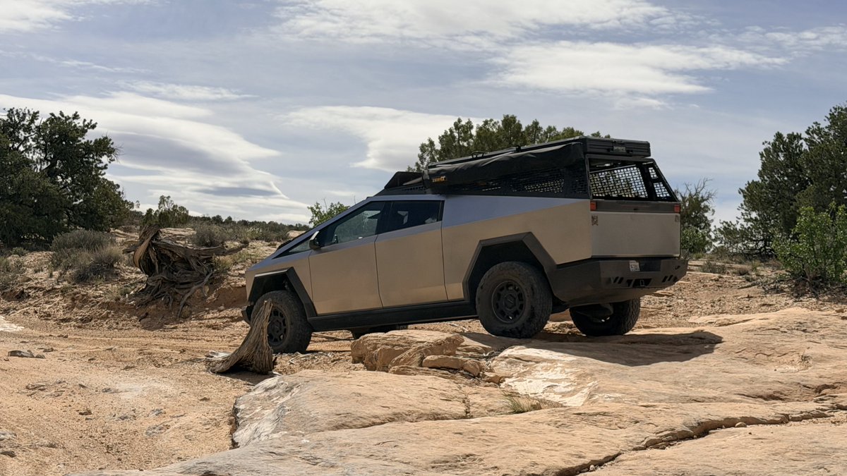 CarCarCyberGo tweet media