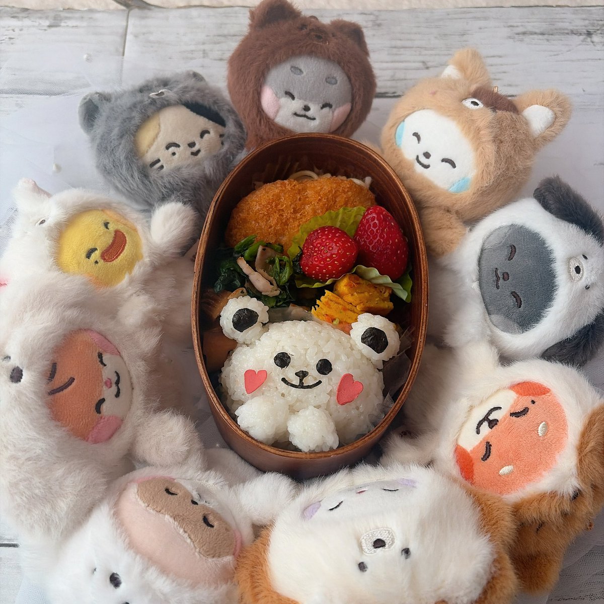 kuuu5299's tweet image. もうちょっとでPlascebo50万回だー
ちょこちょこ見よーとお弁当作ってる間見てたw
パンダ🐼にしようと思ってたのにシロクマ🐻‍❄️作ってしまったwww
#PARKGUNWOOK #박건욱 #パクゴヌク #朴乾煜 #朴建旭

youtu.be/0dGB3fS0MXg?si…