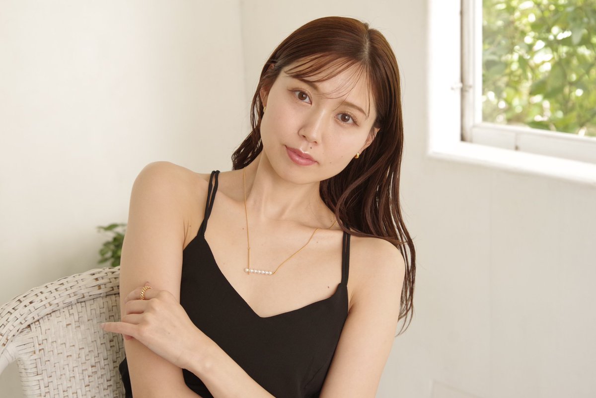 モデル：中村春菜さん