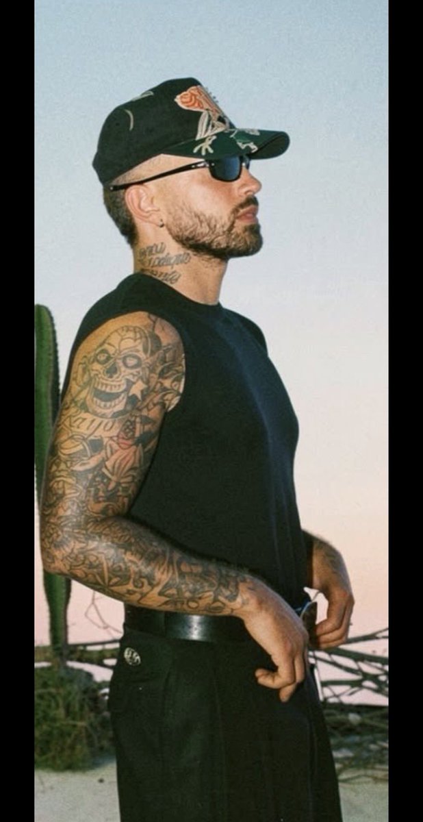 Su perfil ave María santísima de la trinidad… 
Él es la perfección hecha hombre 😍.. n