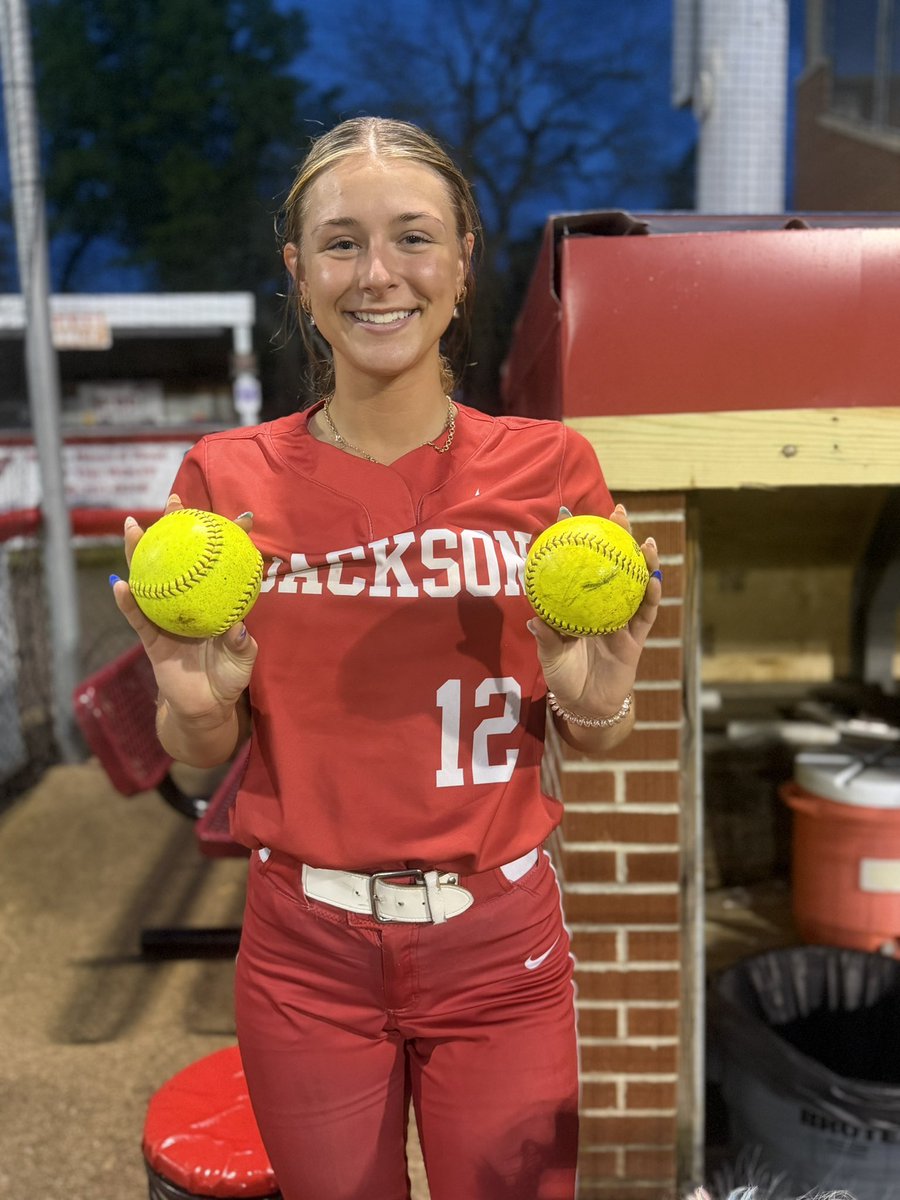 MaddieW120's tweet photo. I went 2 for 4 with 2 home runs and took the dub in the 9th to earn us a share of the league title, @FoxHeadDevelop1 @YSUSoftball https://t.co/hgSFxAchEi