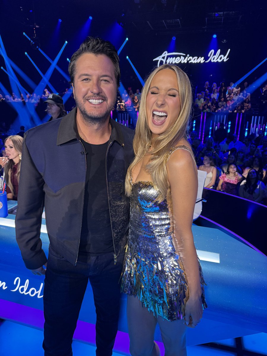 lukebryan's tweet image. We’ve got the number one #TaylorSwift fan here tonight! #idol