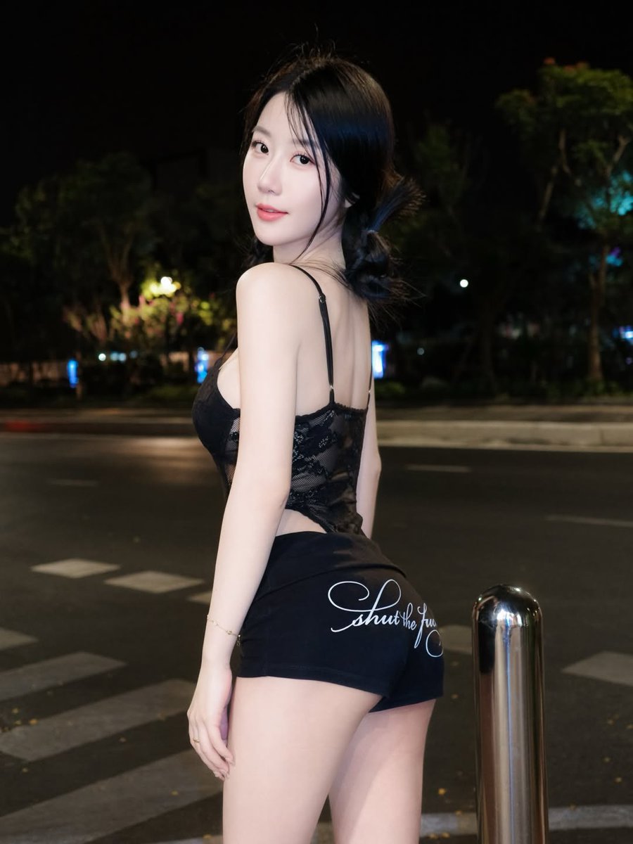 A CUTEGIRL tweet media