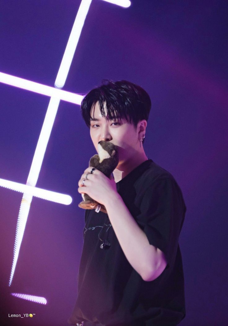 hourly youngjae tweet media