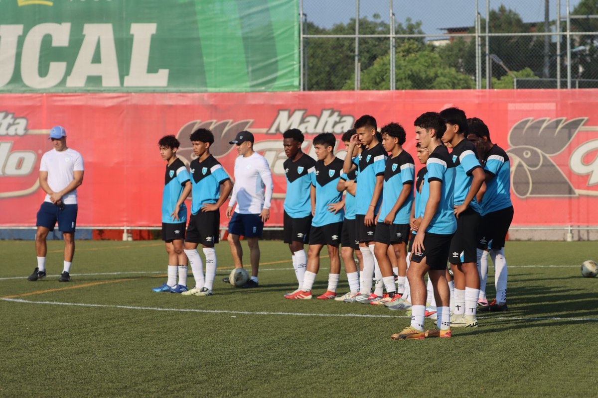fedefut_oficial's tweet photo. #SeleSub15 inicia su semana de entrenamientos en el Centro de Alto Rendimiento.

#VamosGuate #VamosChicos 💪🏽💙⚽️🇬🇹 https://t.co/KRJJYK1zVg