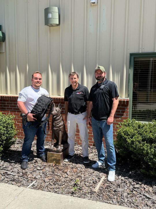 BC3Technologies's tweet image. On the ground today in NC.

Art Rosen trained officers + K9 handlers at the Pinebluff Police Department and Moore County Police Department on SEAL &amp;amp; HemoSEAL. 🚔🐾

Real scenarios. Real readiness.

Because seconds matter.⏰

#FirstResponders #K9 #SEALtheBleed #BePrepared