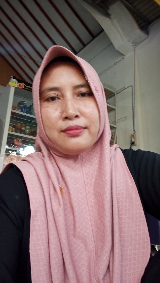 Lili Yuanti tweet media