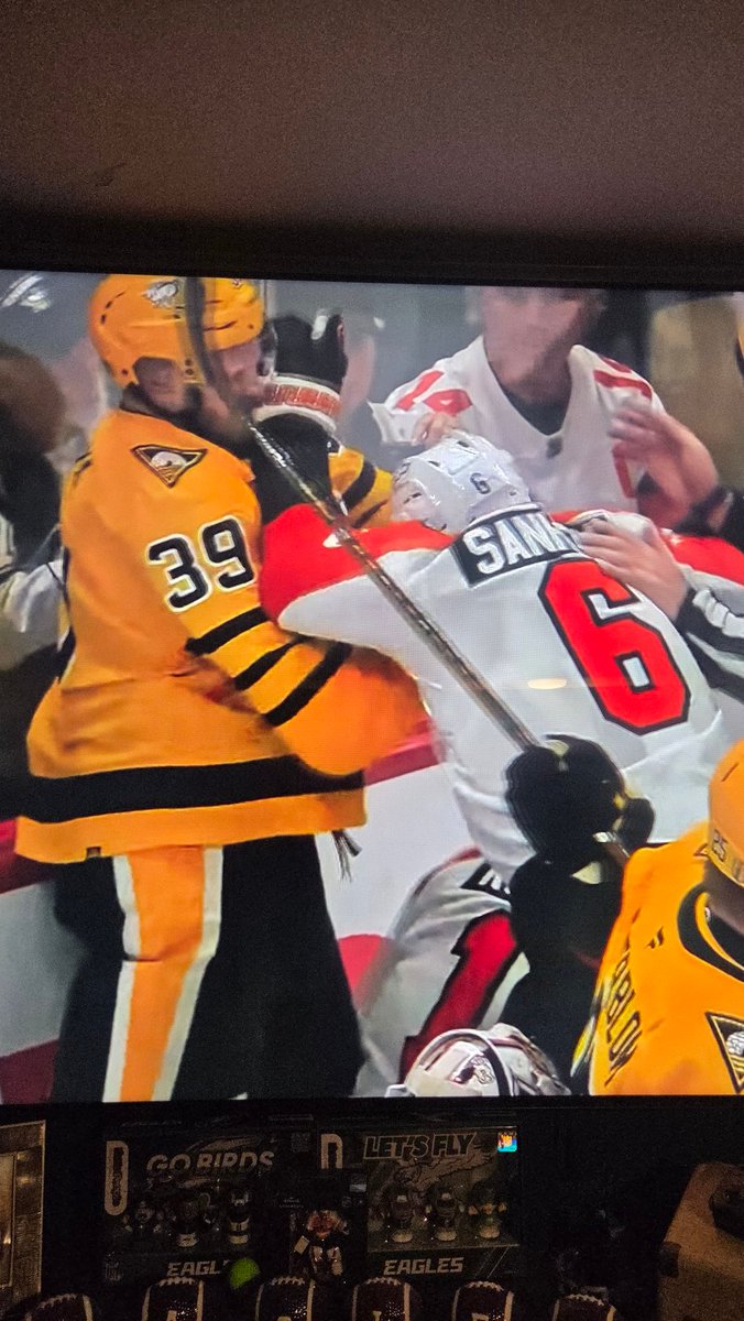 Talkin215's tweet photo. "You sure you dont wanna throw a 3rd punch? We really dont care" - Official https://t.co/sUmF9gSmz8