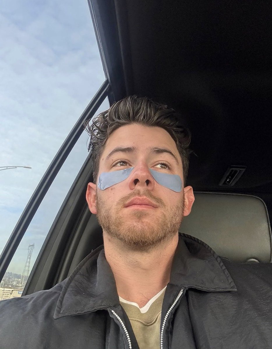 djoedjonas's tweet photo. ARE THESE FROM NICK’S SKINCARE LINE 👀 https://t.co/G5dhkI6Wqb
