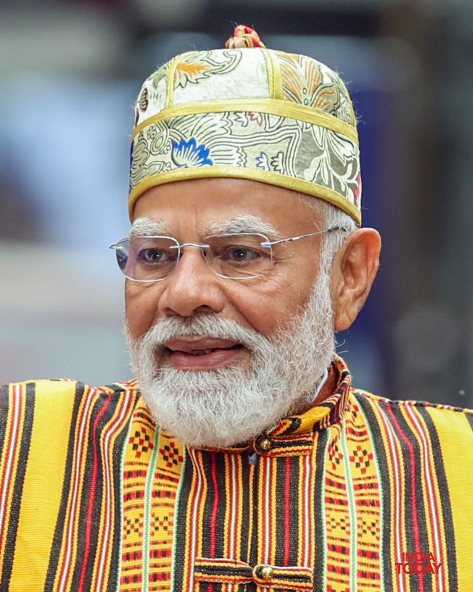 IndiaToday's tweet image. Prime Minister Narendra Modi interacts with and waves at the crowd during a roadshow from Biralu Dwar to MG Marg in Gangtok, Sikkim, on April 27.

#NarendraModi #PMModi #Gangtok #Sikkim #Roadshow #MGMarg #BiraluDwar #IndiaTodaySocial