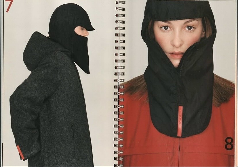 HardestFitPics's tweet photo. Prada (1998) https://t.co/BFovBpRVxS