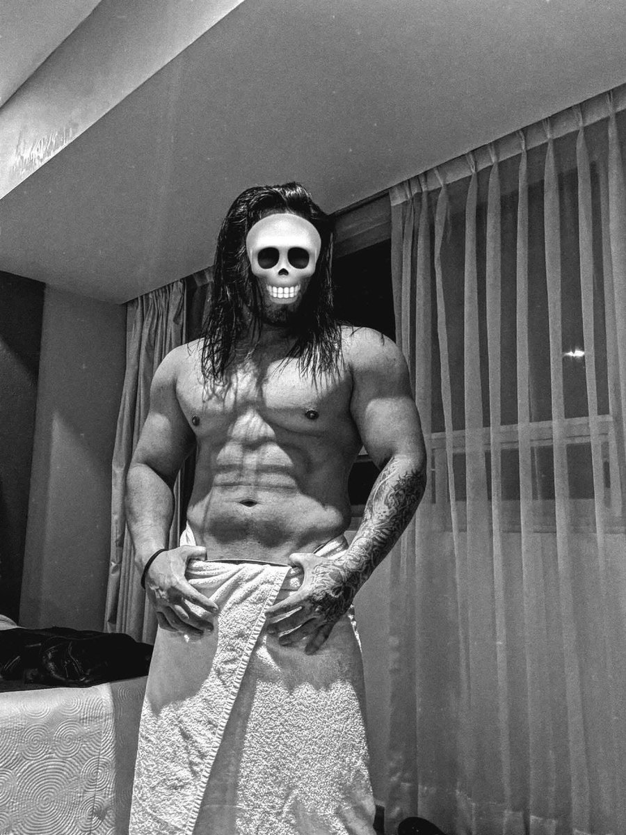 Lucha_erotica3x's tweet photo. Definitivamente #ElElemental está soltero de nuevo 🫦
Parece un monumento ese hombre, que linda forma de iniciar la semana. 🥰
#luchaerotica #luchadorsexy #cuerpazosenlalucha #luchadorcmll #luchadorrudo #luchadortravieso https://t.co/JOLunrH3n6