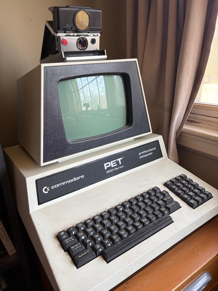 Markle Ω tweet media