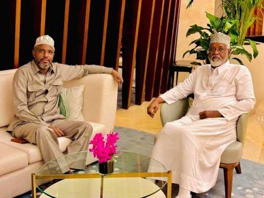 mudanem4's tweet photo. @EngNaaji @HESaidADeni @HassanSMohamud Odaygan waa mucarad weyn geedanar isku team yihin sido kale wuxu diidan yahay waqooyi bare wuxu kaso horjeeda mamulkasi marka odaygan hadalkisa qabasho malahan tolkisa ku daalay https://t.co/2jAbgE6LEO