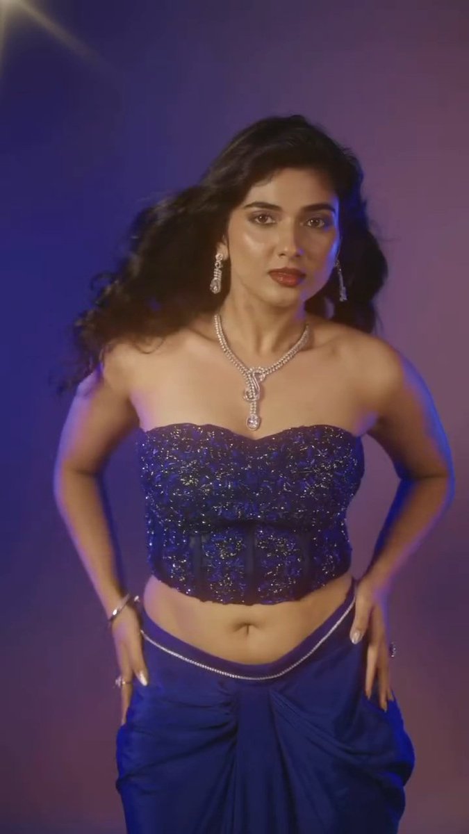 Keerthyfanoff's tweet image. #PragyaNagra