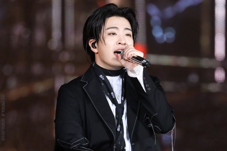 hourly youngjae tweet media