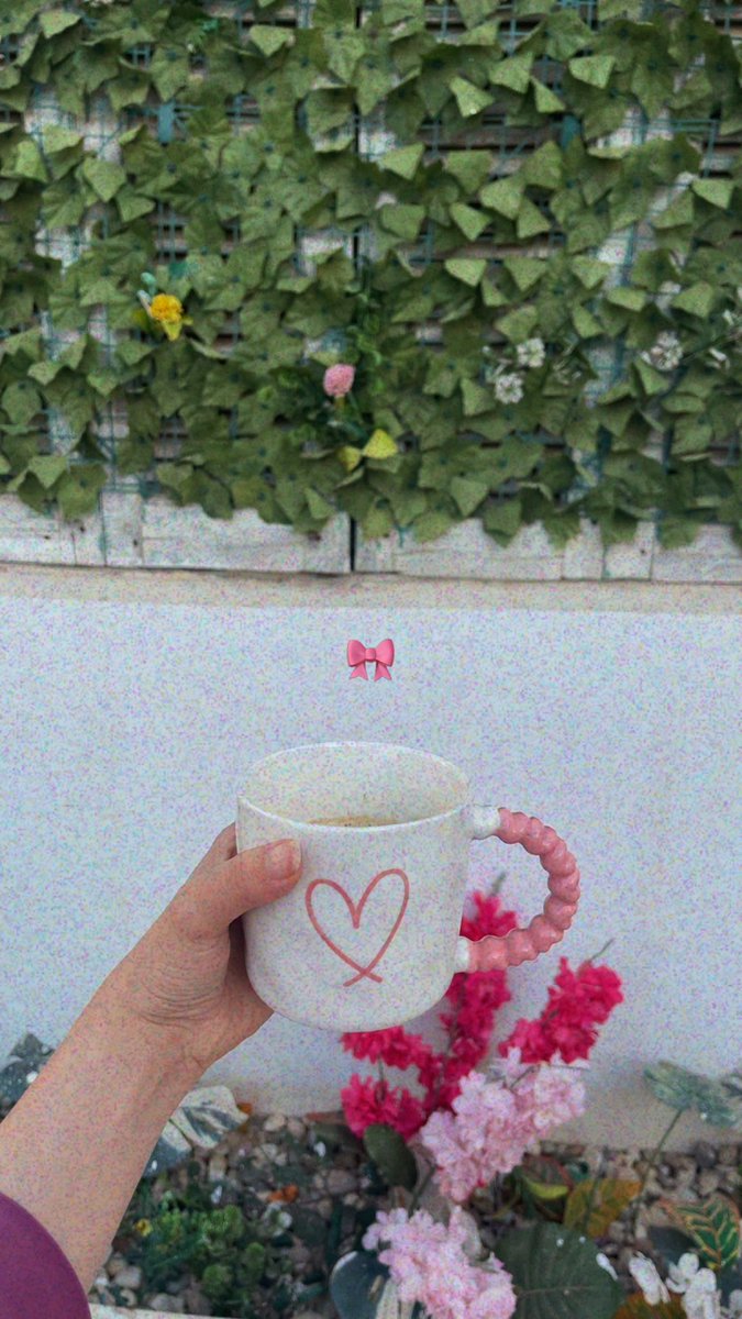"اللهم البسني من خزائنْ نعمِك 💛
وزين أيامي بعزك ، واكرمني بثراء واسع مبارك ، 
وحظوظ جميلة في الدنيا ،  ونعيم مقيم في الأخرة"٠✨✨