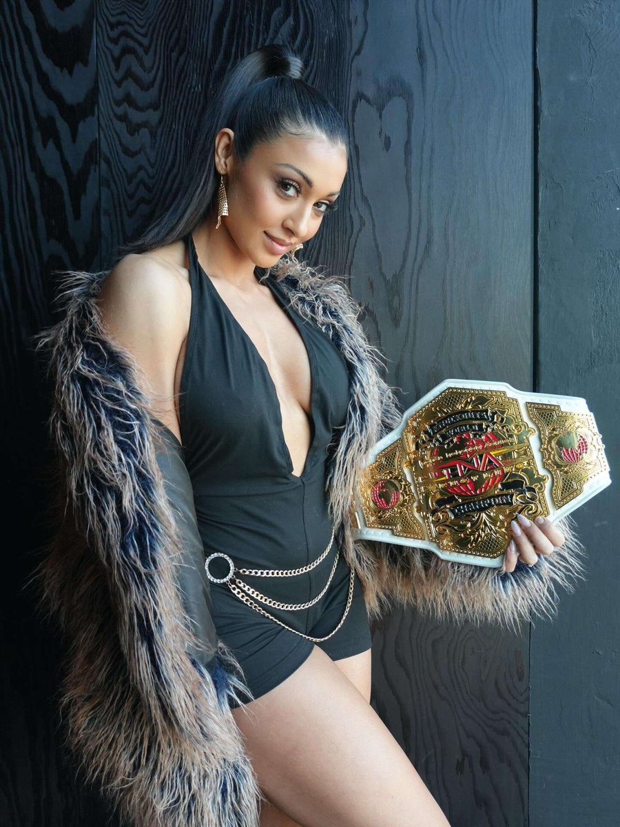 HotWrestlingGooner tweet media