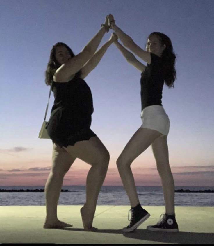 lale ⚢ (-8/22) tweet media