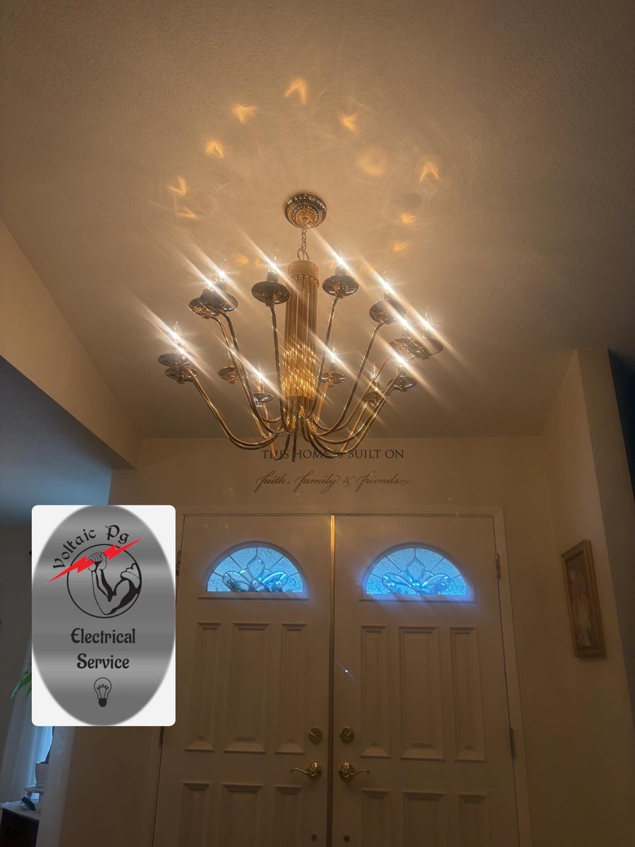 DavePg777's tweet image. New chandler /  ceiling fan &amp;amp; light combo / outdoor GFCI outlet. A job is not just a job. It’s who you are. #business #electrical #safety #hustle #homeimprovements