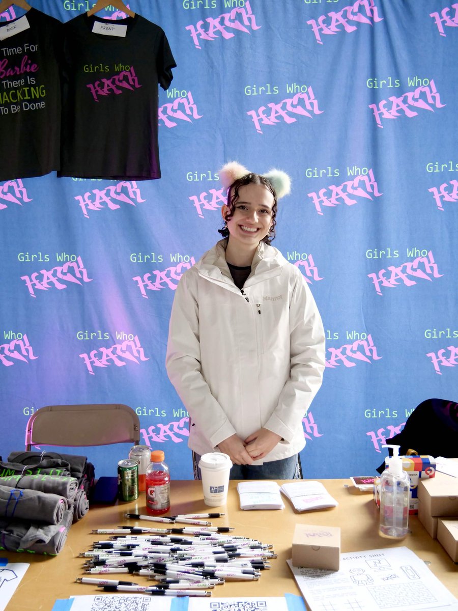 BiaSciLab's tweet photo. Philly Maker Faire! I love experiences like this even though they aren't directly cyber security related.

I got to share Girls Who Hack with a new group of people that have the maker mindset - which is very similar to the ethical hacker mindset! https://t.co/bJpQsjq9Q3