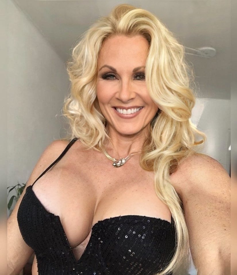 Roxie Walling tweet media