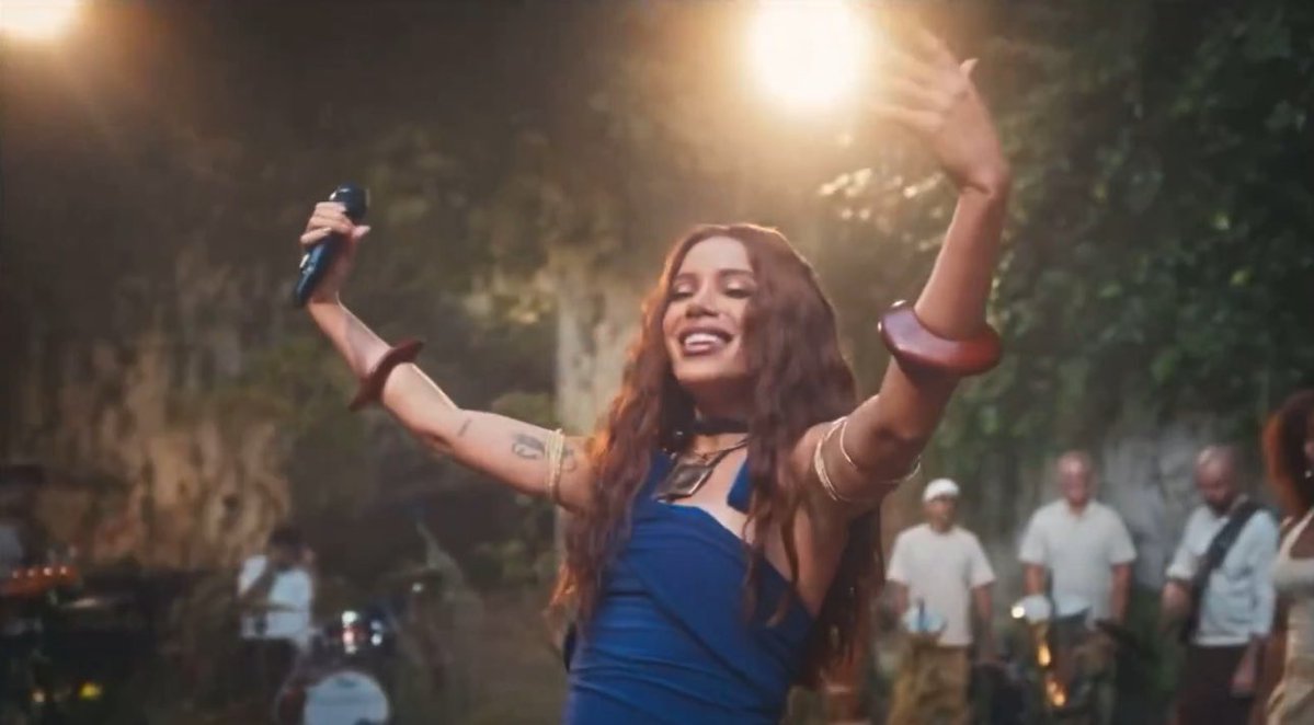 Acesso Anitta tweet media