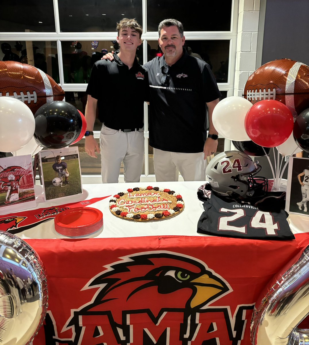 CoachJoeRocconi's tweet photo. Today -we got to honor and celebrate our🏈signees from the spring !
Proud of each of you !
@EmanuelPalmer26 @jakerainey24 @hollenbeck_h14 @JaydenMajors3 https://t.co/8F4zkeiU7d