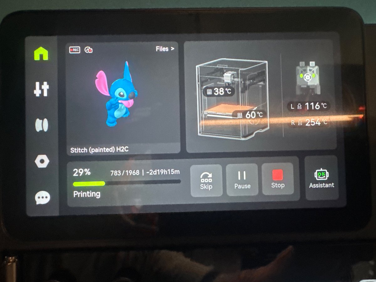 reprinted3D's tweet image. Made it past #Stitch’s scary elbow, so that’s a win. Two days, 19 Horus left to go. I think I’m more worried about running out of the @Overture Gray Blue PLA than I am of it not completing.