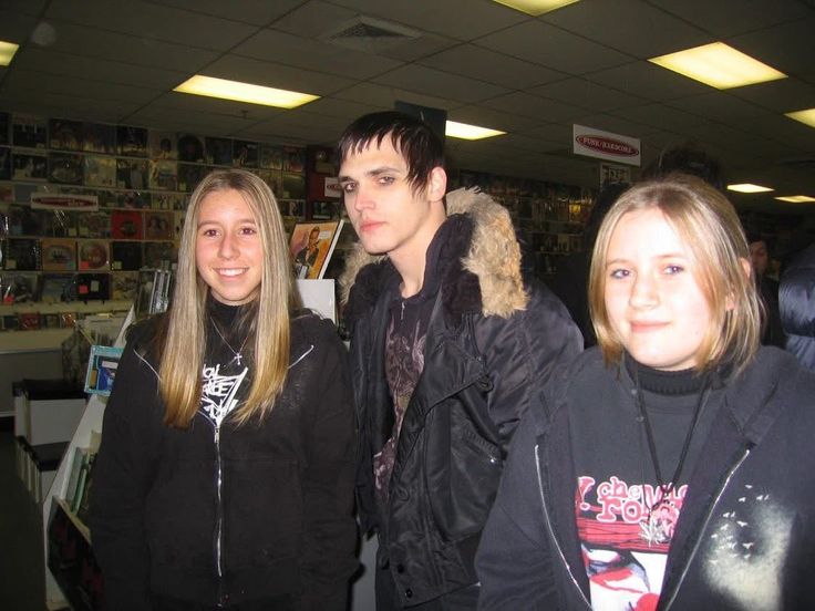 Mikey Hourly tweet media