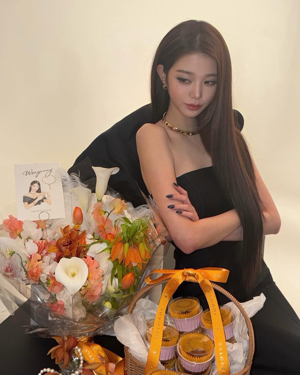 gınɑ ៹ 원영 tweet media