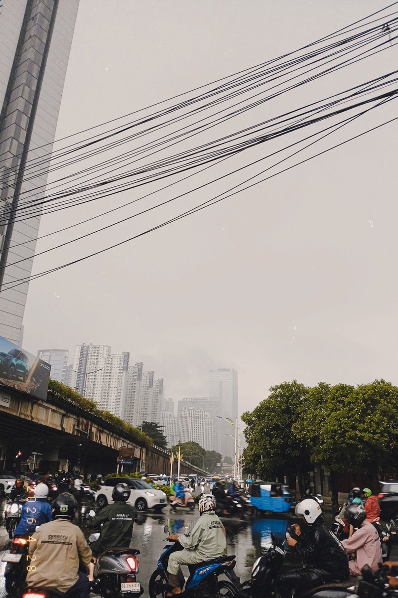 xyzrib's tweet image. 🌧
#Jakarta