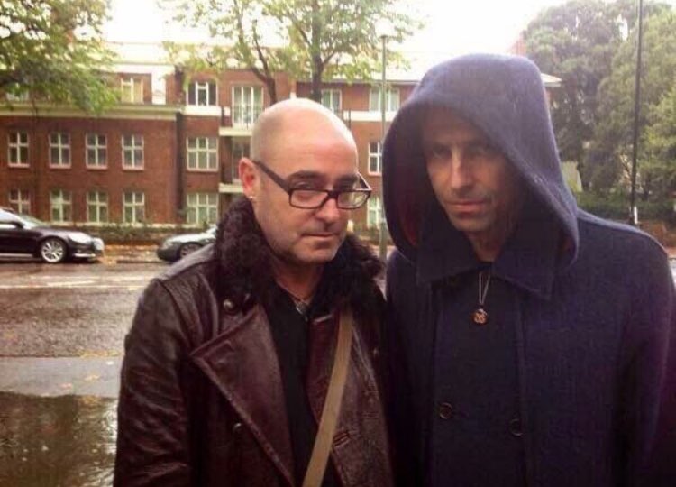 acássia tweet media