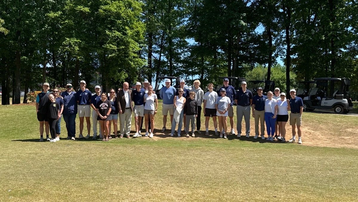 HRHSBullsGolf's tweet photo. 🎓⛳️𝙎𝙀𝙉𝙄𝙊𝙍 𝙉𝙄𝙂𝙃𝙏⛳️🎓
Tonight was a great night as we celebrated our 7️⃣ @hrhsbulls
 #ClassOf2026 seniors!

Thank you Noah Hatley, Brayden Hummer, Isaac Metz, Brady Wacker, Jackson Whalen, Cade Williams, and Jase Williams for being part of our men’s ⛳️ program! https://t.co/YfPMMH7kjx